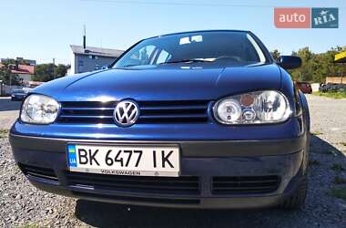 Хетчбек Volkswagen Golf 2002 в Рівному
