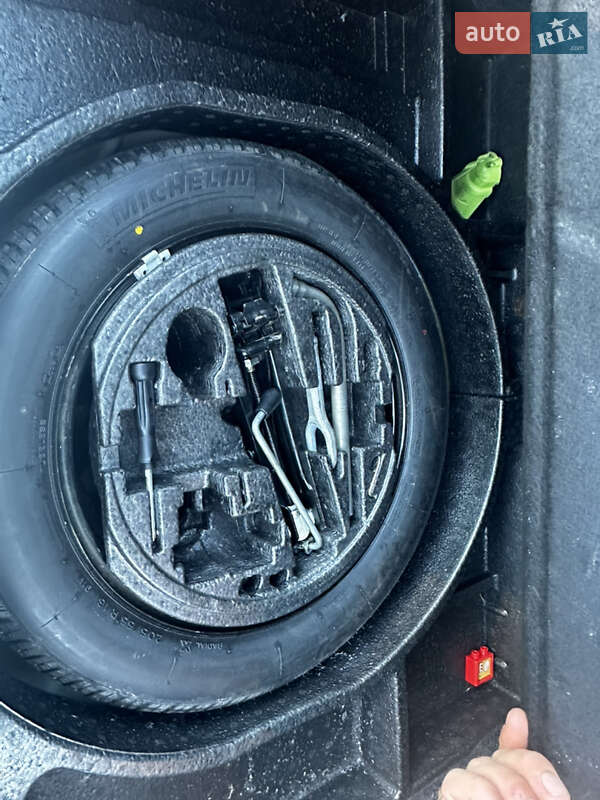 Хетчбек Volkswagen Golf 2006 в Дніпрі