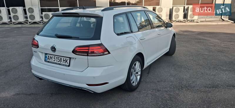 Універсал Volkswagen Golf 2018 в Києві