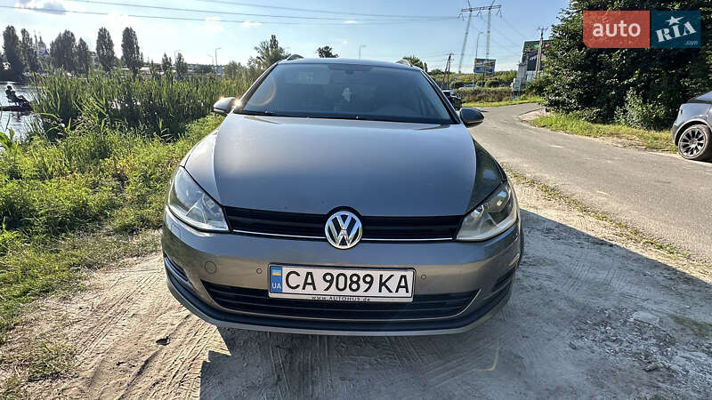 Универсал Volkswagen Golf 2016 в Киеве