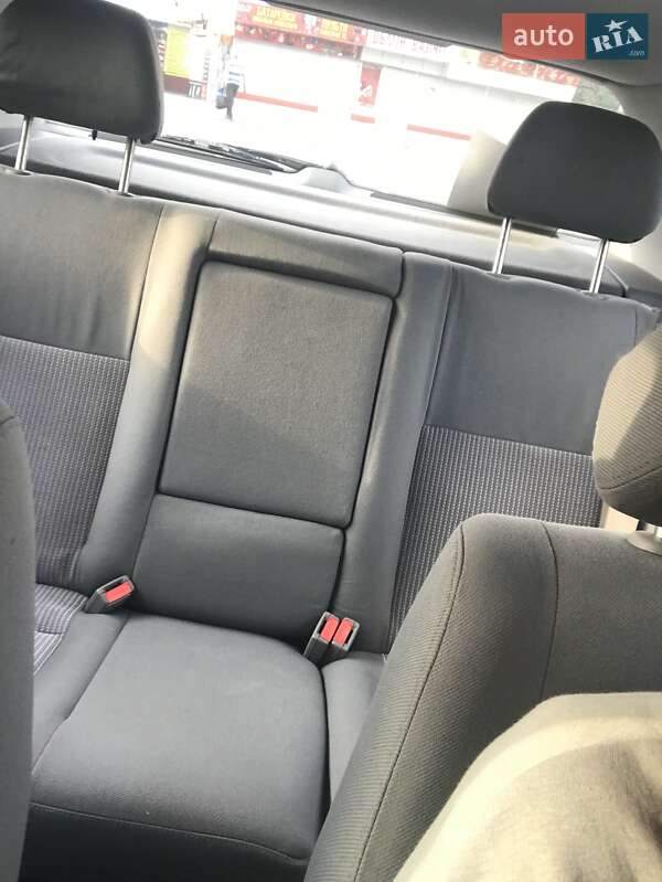 Хетчбек Volkswagen Golf 1998 в Харкові