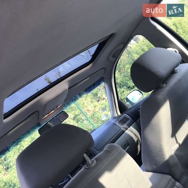 Хетчбек Volkswagen Golf 1998 в Харкові