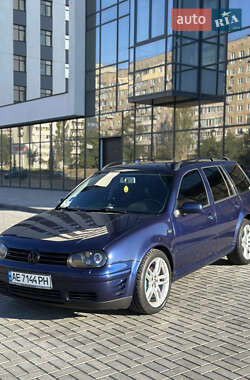 Универсал Volkswagen Golf 2001 в Днепре