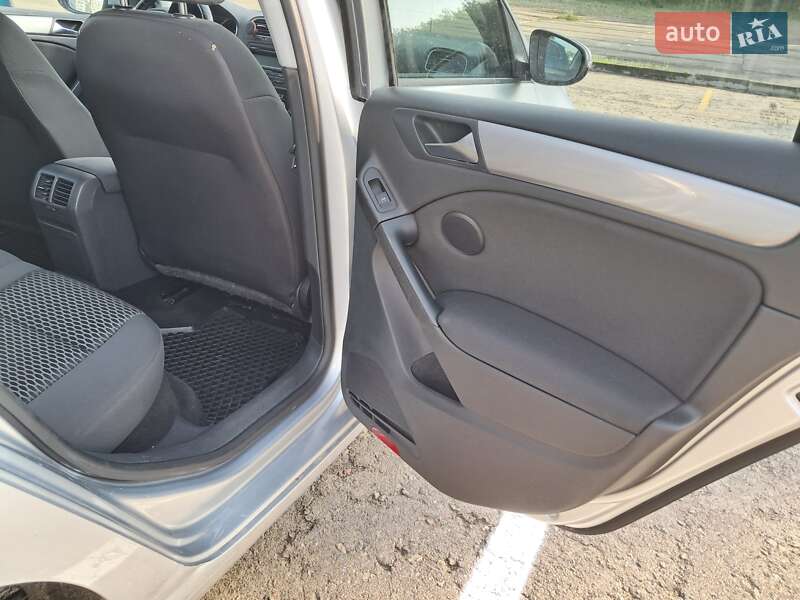 Хетчбек Volkswagen Golf 2011 в Борисполі