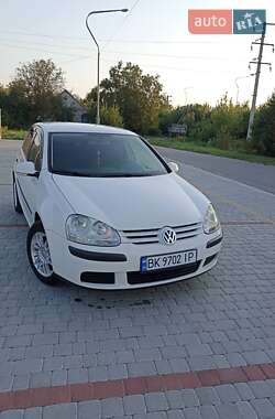 Хетчбек Volkswagen Golf 2005 в Старокостянтинові