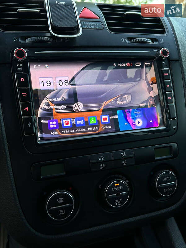 Хетчбек Volkswagen Golf 2005 в Миколаєві