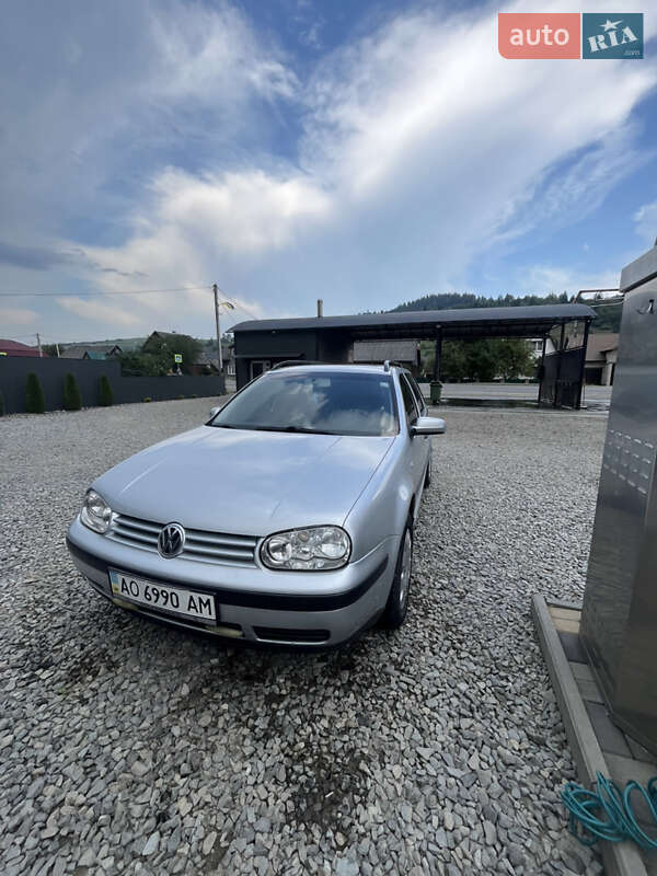 Універсал Volkswagen Golf 2000 в Рахові