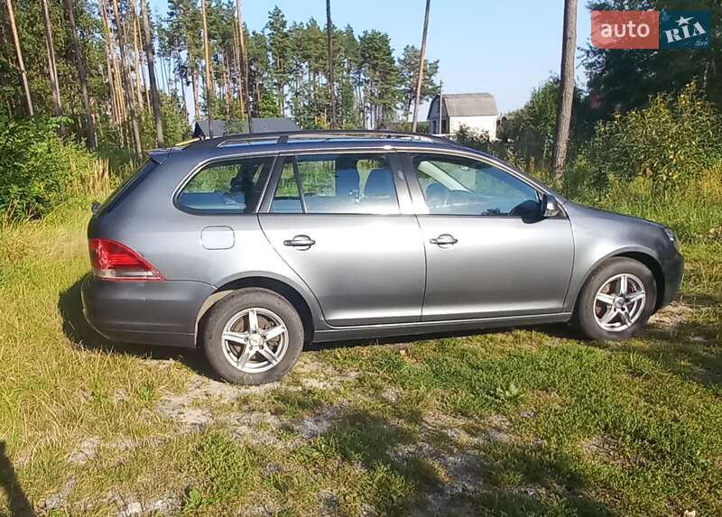 Универсал Volkswagen Golf 2010 в Житомире