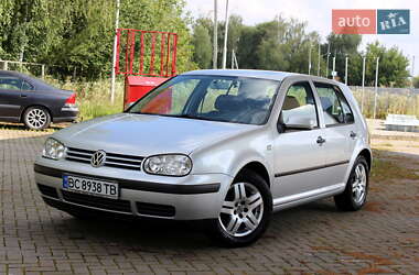 Хетчбек Volkswagen Golf 2001 в Самборі