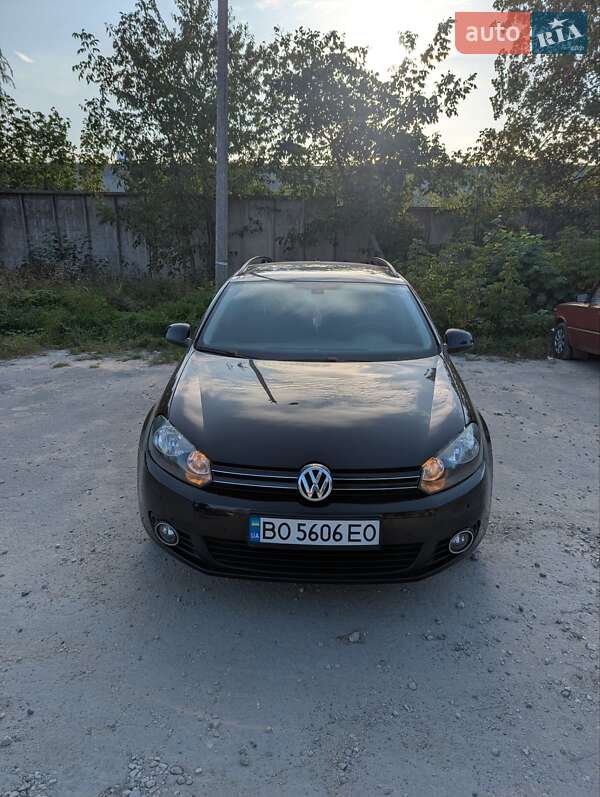 Універсал Volkswagen Golf 2010 в Тернополі