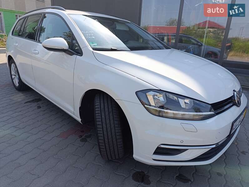 Універсал Volkswagen Golf 2020 в Коломиї