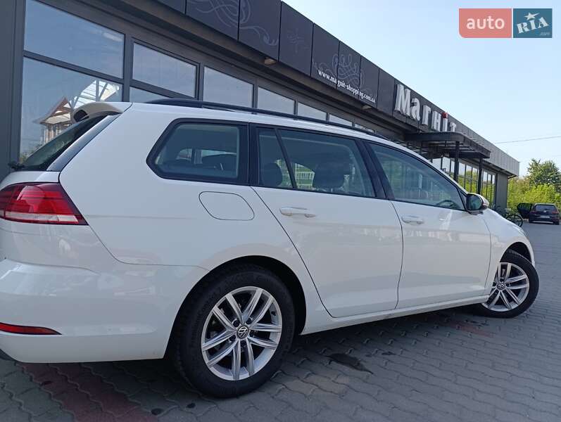 Універсал Volkswagen Golf 2020 в Коломиї