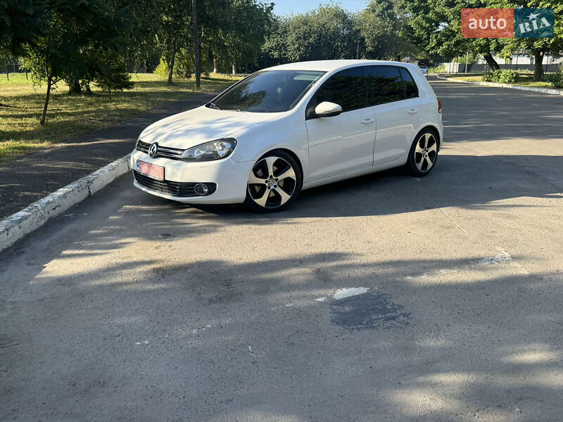 Хэтчбек Volkswagen Golf 2009 в Луцке