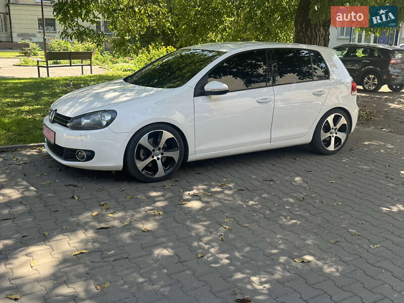 Хэтчбек Volkswagen Golf 2009 в Луцке