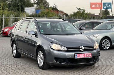 Универсал Volkswagen Golf 2010 в Староконстантинове