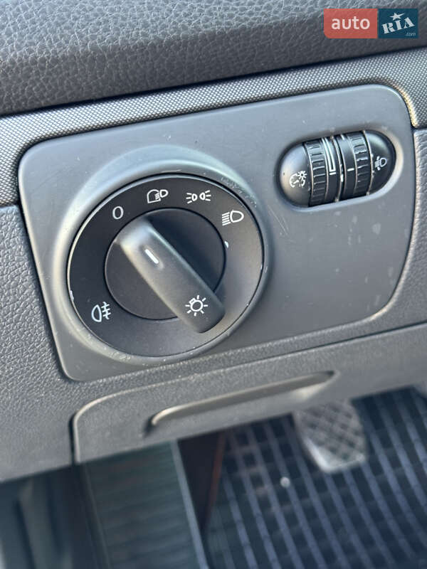 Хетчбек Volkswagen Golf 2007 в Великій Багачці