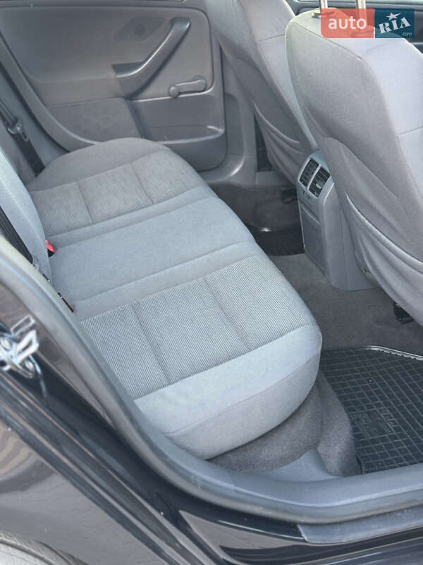 Хетчбек Volkswagen Golf 2007 в Великій Багачці