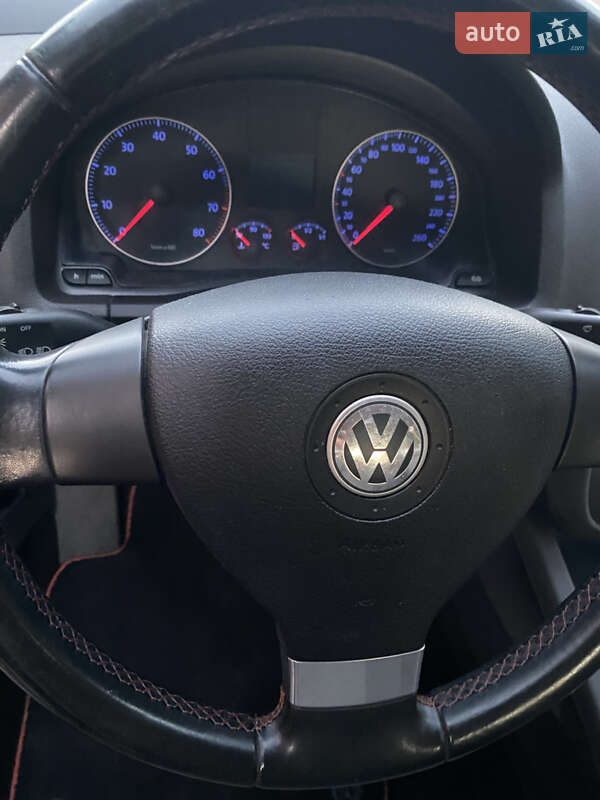 Хетчбек Volkswagen Golf 2007 в Охтирці