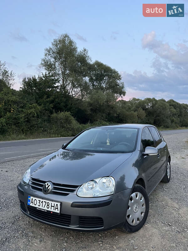 Хетчбек Volkswagen Golf 2005 в Сваляві фото 3 Хетчбек Volkswagen Golf 2005 в Сваляві