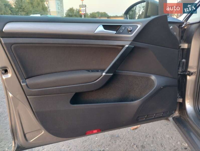 Хэтчбек Volkswagen Golf 2016 в Дубно