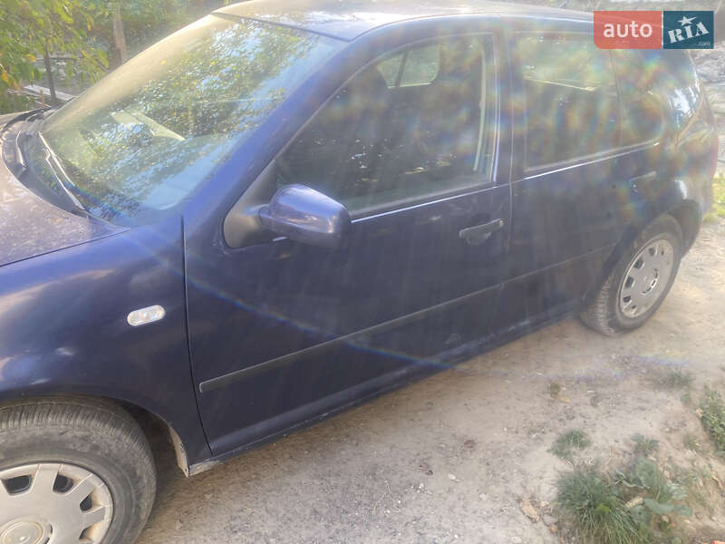 Хэтчбек Volkswagen Golf 2001 в Шиловцы