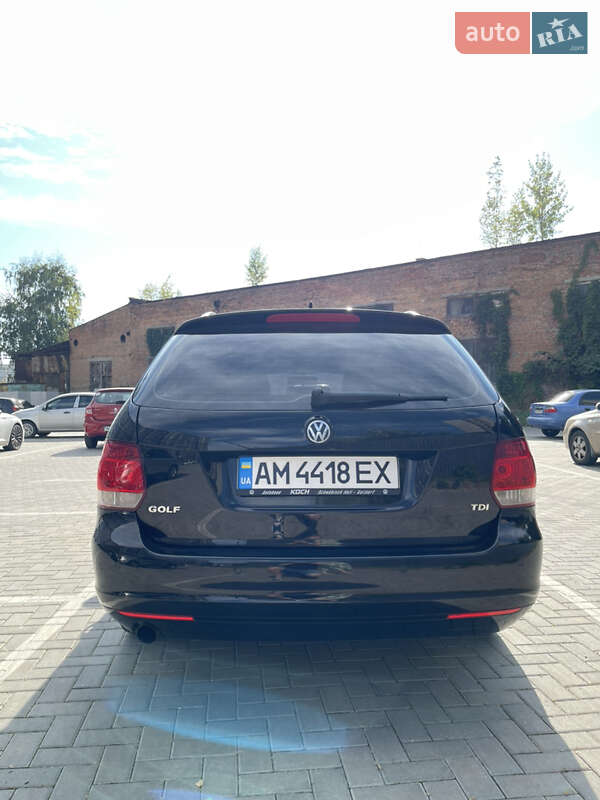 Универсал Volkswagen Golf 2010 в Житомире