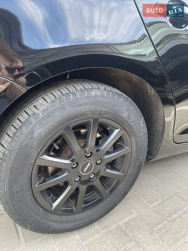 Универсал Volkswagen Golf 2010 в Житомире