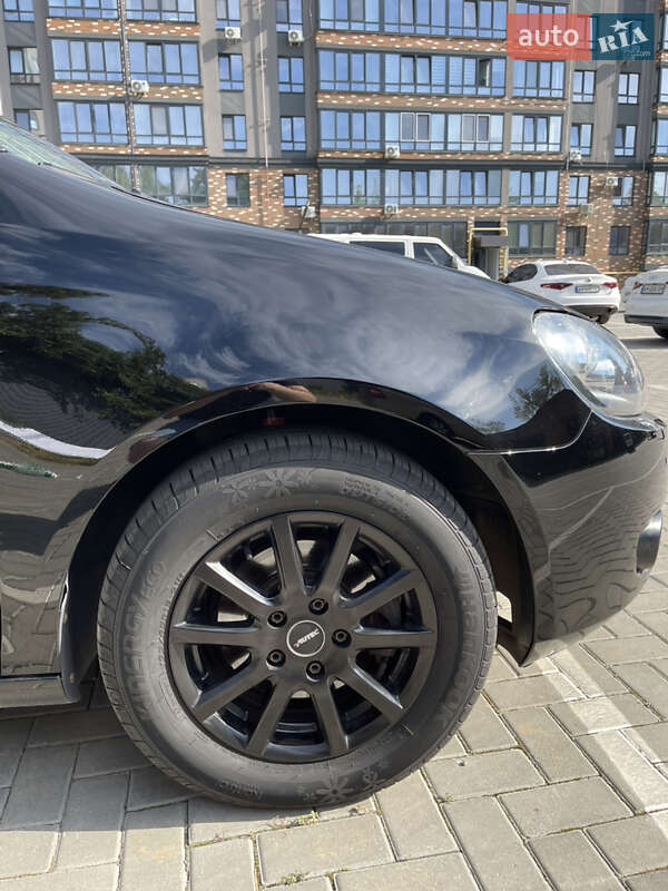 Универсал Volkswagen Golf 2010 в Житомире