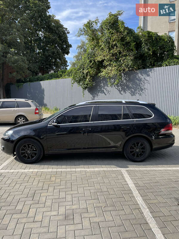 Универсал Volkswagen Golf 2010 в Житомире