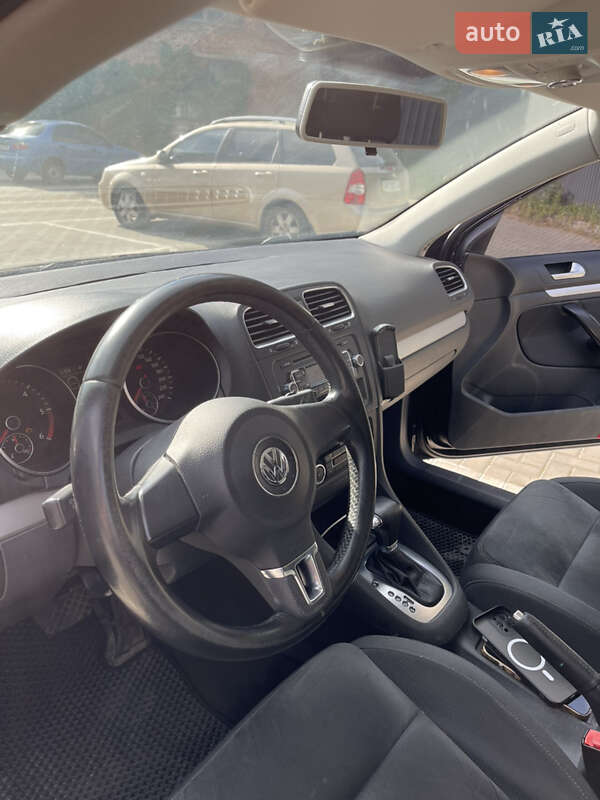 Универсал Volkswagen Golf 2010 в Житомире