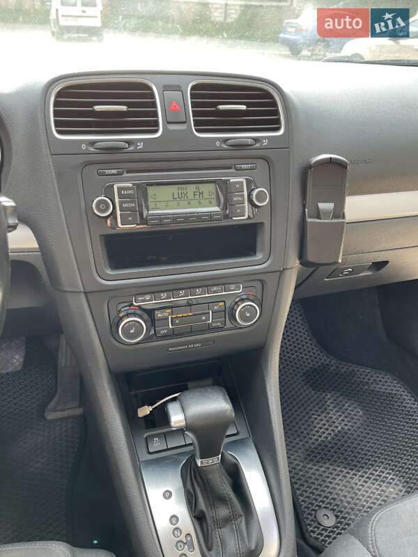 Универсал Volkswagen Golf 2010 в Житомире