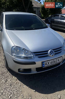 Хетчбек Volkswagen Golf 2005 в Валках