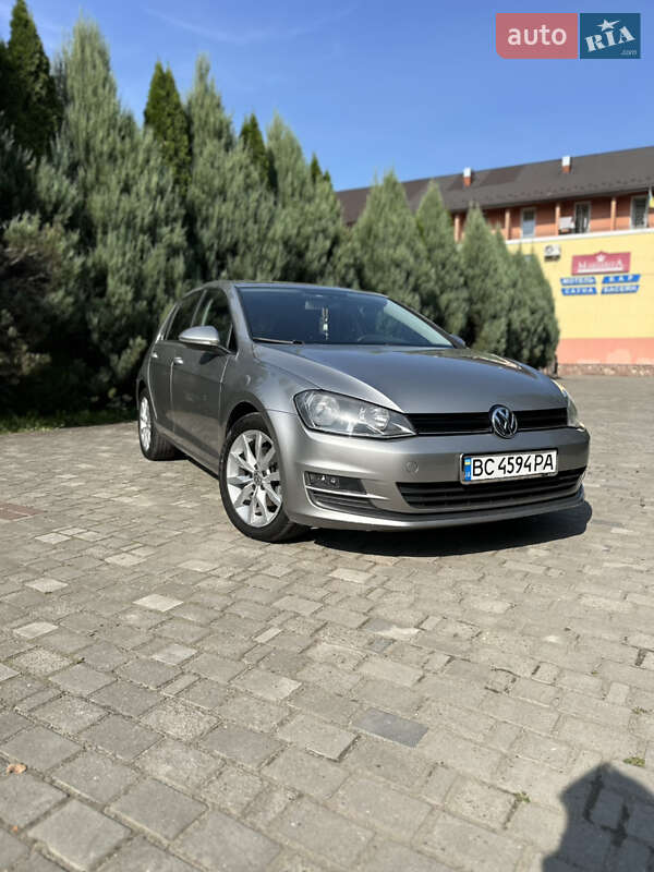 Хэтчбек Volkswagen Golf 2012 в Самборе