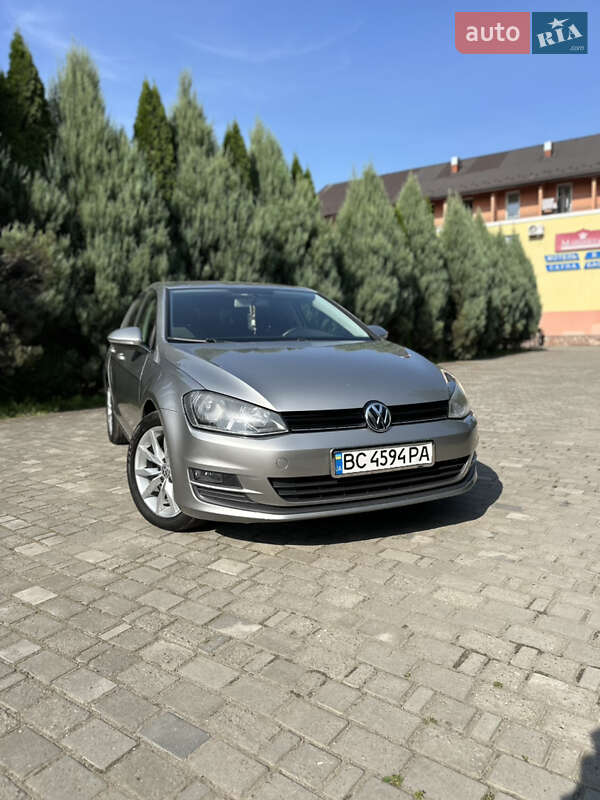 Хэтчбек Volkswagen Golf 2012 в Самборе
