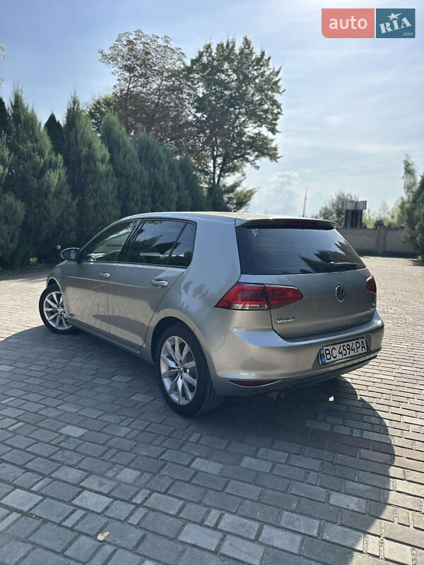 Хэтчбек Volkswagen Golf 2012 в Самборе