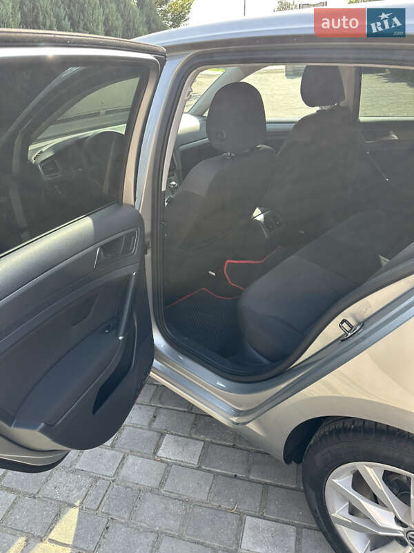 Хэтчбек Volkswagen Golf 2012 в Самборе