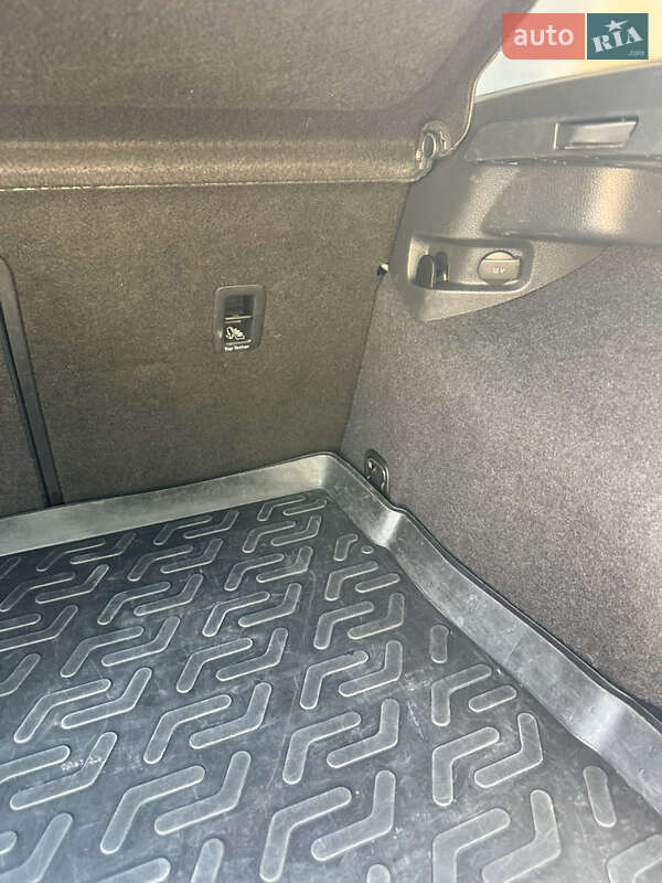 Хэтчбек Volkswagen Golf 2012 в Самборе