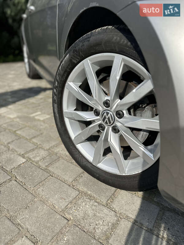 Хэтчбек Volkswagen Golf 2012 в Самборе