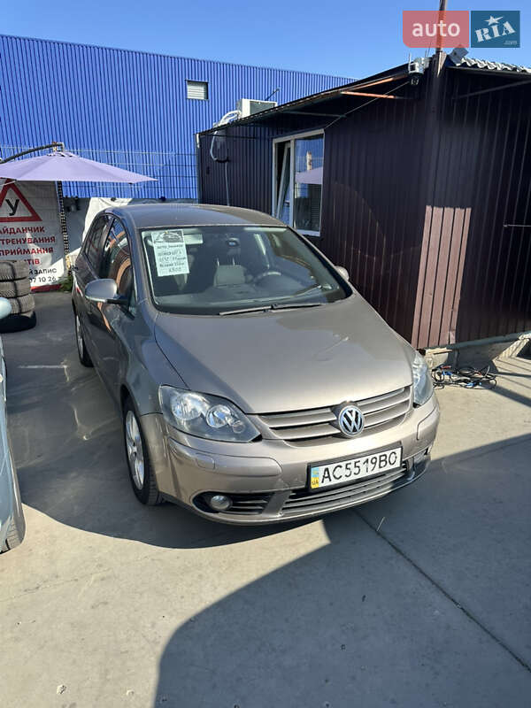 Хетчбек Volkswagen Golf 2010 в Запоріжжі