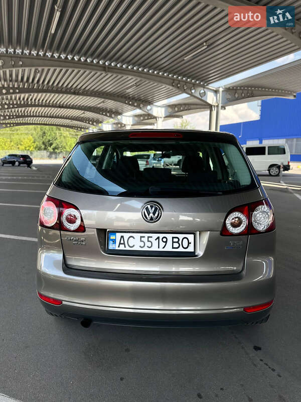 Хетчбек Volkswagen Golf 2010 в Запоріжжі