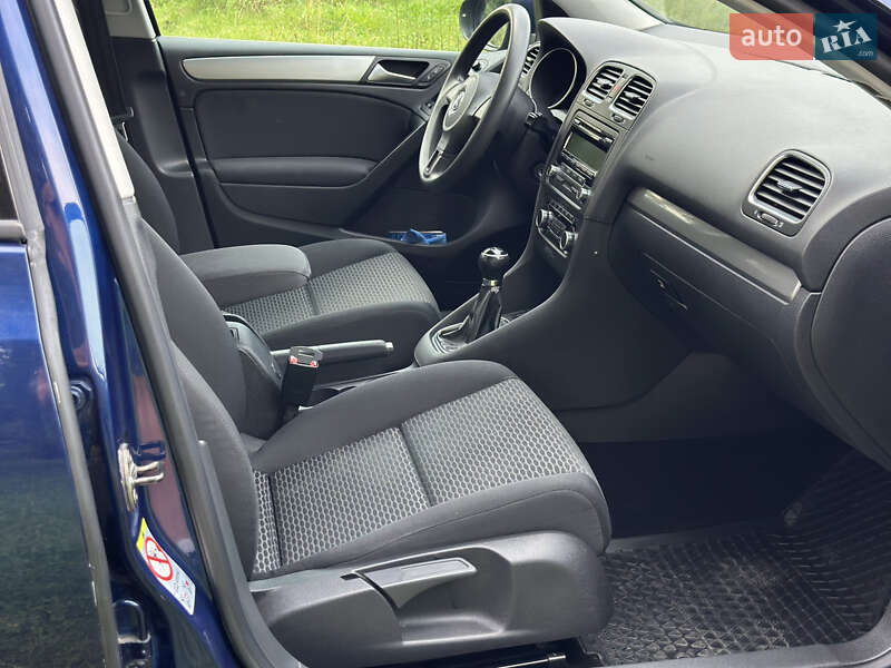 Хетчбек Volkswagen Golf 2008 в Самборі