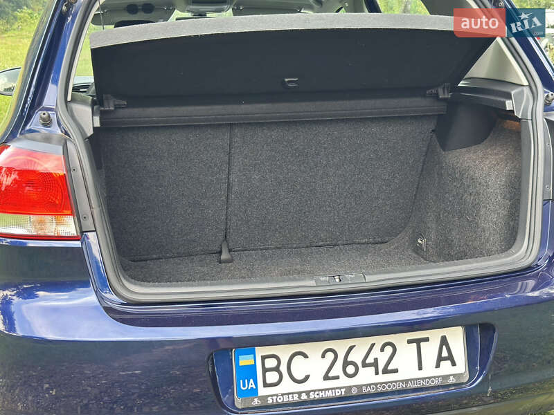 Хетчбек Volkswagen Golf 2008 в Самборі