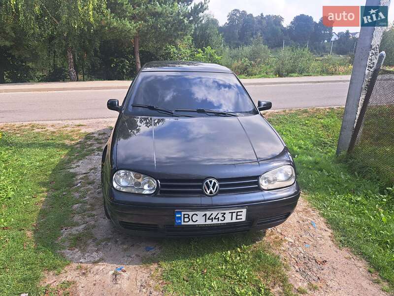 Хетчбек Volkswagen Golf 2002 в Львові