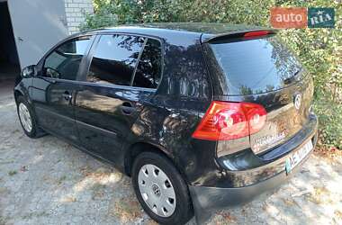 Хэтчбек Volkswagen Golf 2004 в Днепре