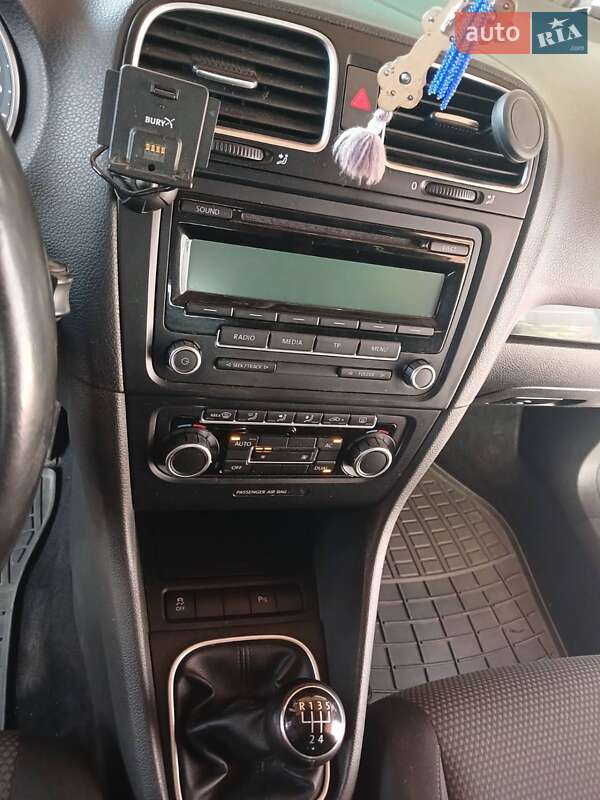 Універсал Volkswagen Golf 2010 в Одесі