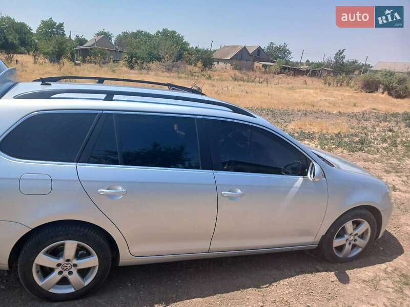 Універсал Volkswagen Golf 2010 в Одесі