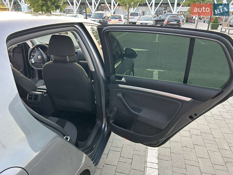 Хэтчбек Volkswagen Golf 2008 в Хмельницком