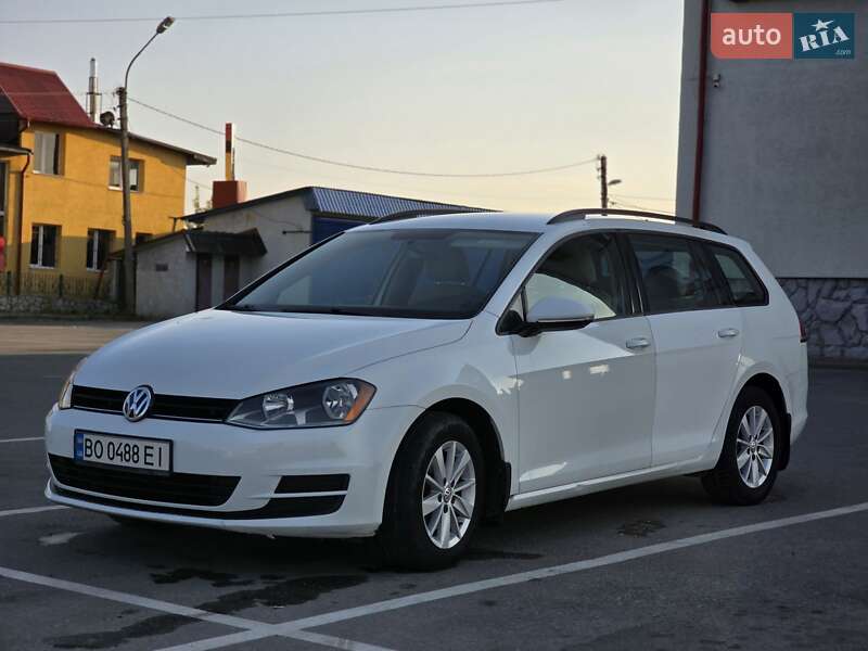 Універсал Volkswagen Golf 2015 в Тернополі