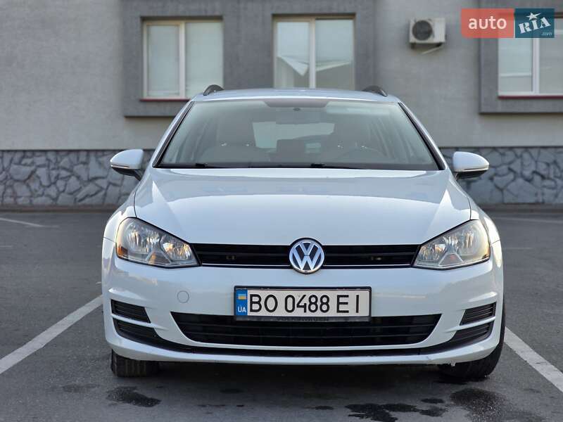 Універсал Volkswagen Golf 2015 в Тернополі