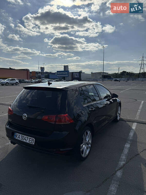 Хетчбек Volkswagen Golf 2014 в Києві